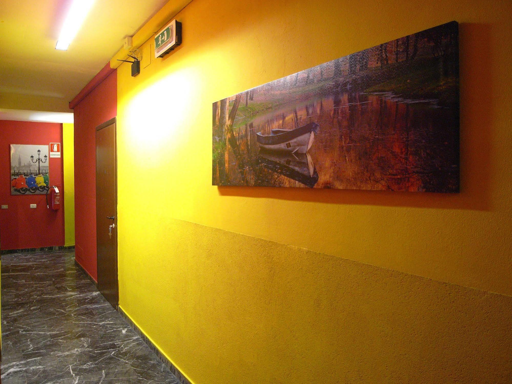 Hostel California Mailand Exterior foto